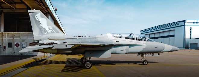 브아쉬착 폴란드 국방장관이 지난달 5월31일 한국항공우주산업(KAI)의 사천공장을 방문한 뒤 경공격기 FA-50에 대한 납기 정보 등을 요청한 것으로 알려졌다. 사진=KAI