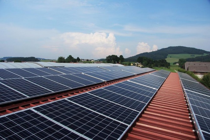 일본의 이토추가 프랑스 로시와 협력해 태양광 패널 재활용에 나선다.