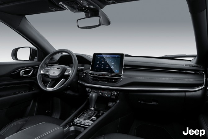 티맵이 적용된 지프 뉴 컴패스. 사진=스텔란티스코리아