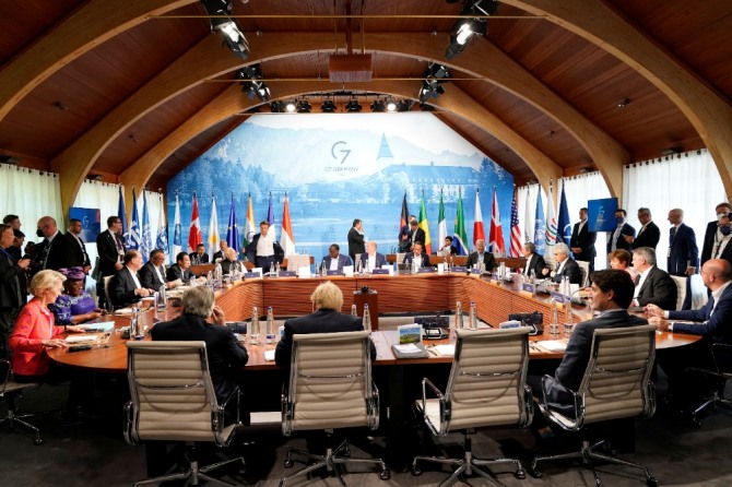 주요 7개국(G7) 정상들이 지난 6월 27일 독일 엘마우의 슐로스 엘마우 호텔에 모여 회담을 하고 있다. 사진=로이터