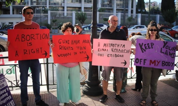 미국 연방 대법원의 임신 중절 권리를 부정한 판결에 반대하는 시위대의 모습. 사진=게티이미지뱅크