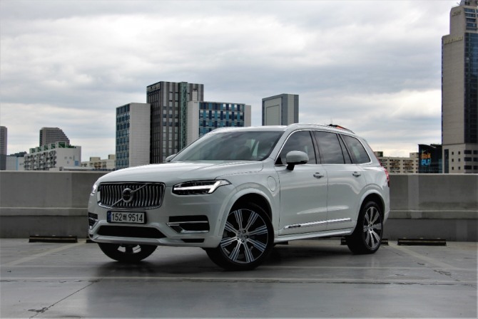볼보  XC90 PHEV 리차지. 사진=김정희 기자
