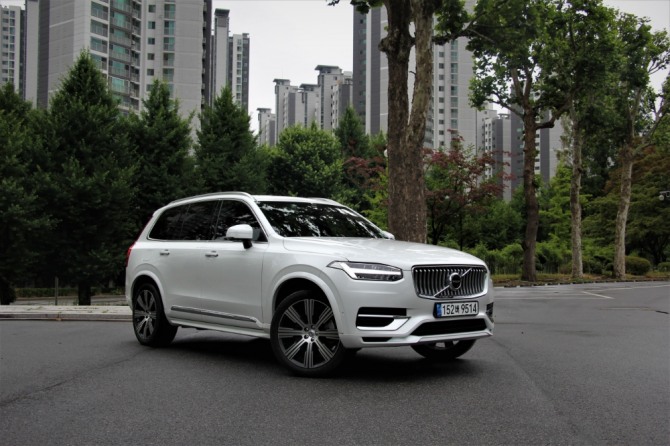 볼보  XC90 PHEV 리차지. 사진=김정희 기자