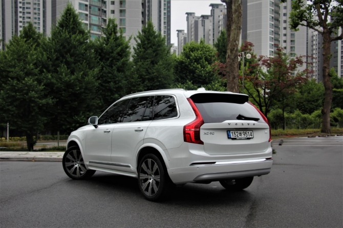 볼보  XC90 PHEV 리차지. 사진=김정희 기자