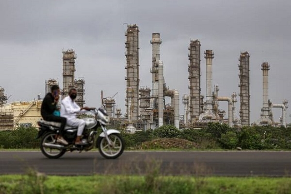 인도 최대 석유기업인 릴라이언스 인더스트리의 정유공장. 사진=로이터