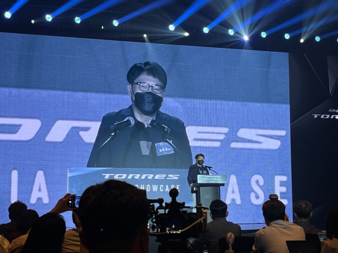 토레스 미디어 쇼케이스에서 인사말 중인 정용원 쌍용차 관리인. 사진=김정희 기자