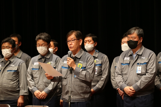 박두선 대우조선해양(이하 대우조선) 사장이 7일 옥포조선소에서 긴급 기자간담회를 열고 하청업체 노동조합의 불법 파업 행위에 대해 철저한 수사를 요청했다. 사진=대우조선해양