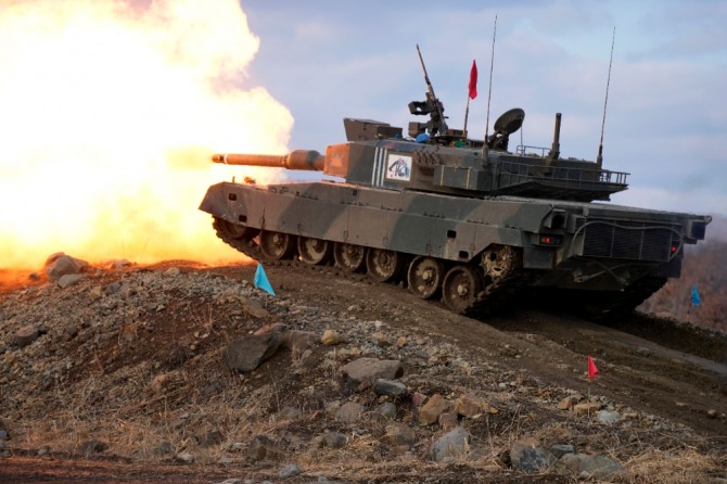 훗카이도에서 훈련중인 일 자위대 전차 발포 훈련 장면. 사진=뉴시스