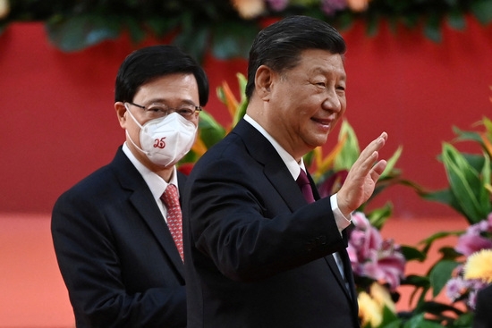 7월 1일 홍콩에서 열린 기념 행사에 참석한 시진핑 주석. 사진=로이터