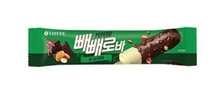 롯데제과의 아몬드 빼빼로바.사진=롯데제과