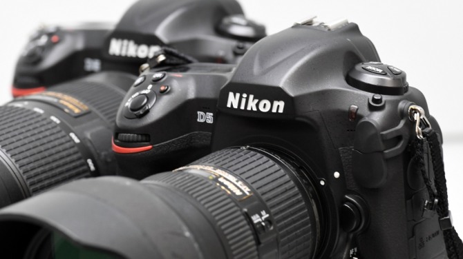일본 카메라 제조업체 니콘은 60년 만에 SLR카메라 생산을 중단하기로 결정했다.