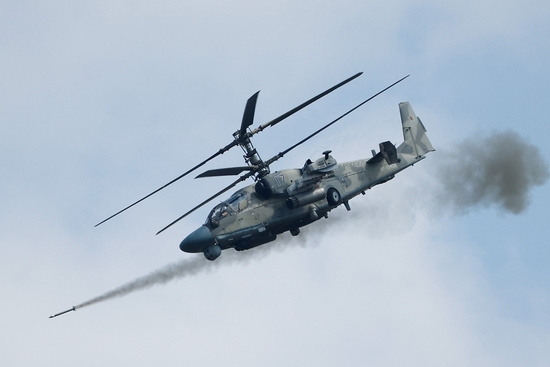 Ka-52 공격헬기의 시험 표적 발사 모습. 사진=로이터 