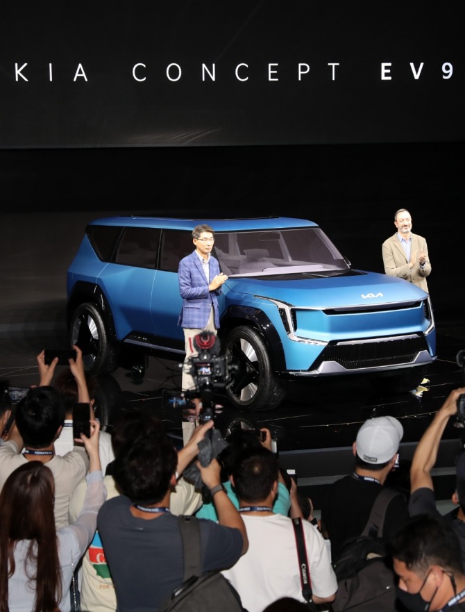 起亚在2022釜山国际车展上公开EV9概念车。照片=NEWSIS