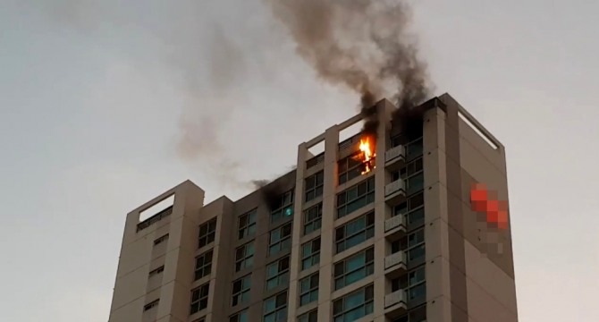 광주 대형 아파트단지 20층에서 화재가 발생했다.