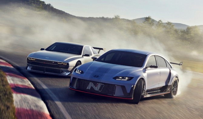 Hyundai Motor unveiled two high-performance N-concept cars online on the 15th. Photo= Hyundai Motor