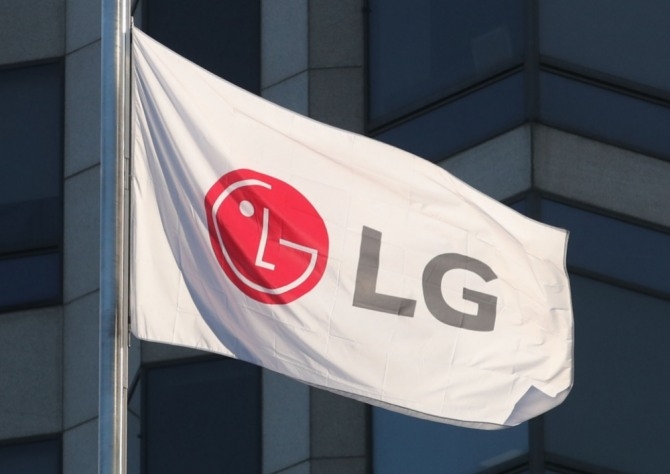 LG Electronics’ flag. Photo=NEWSIS