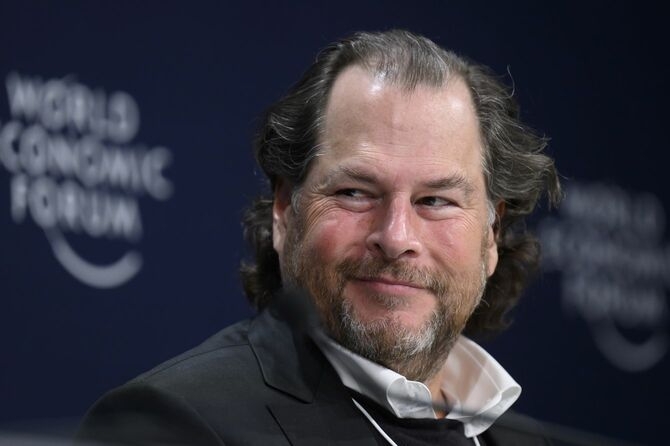 미 세일즈포스 CEO  마크 배니오프