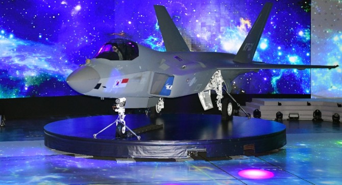 지난해 4월9일 경남 사천 한국항공우주산업에서 한국형 전투기 KF-21이 최초로 공개됐다. 사진=뉴시스