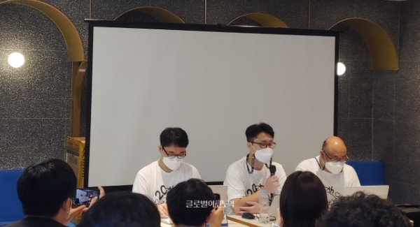 왼쪽부터 김종훈 '라그나로크 온라인' 개발 프로젝트 매니저(PM), 전민우 개발 총괄 프로듀서(PD), 김성진 사업 PM이 그라비티서 '라그나로크 온라인' 20주년 기자 간담회를 진행했다. 사진=이원용 기자