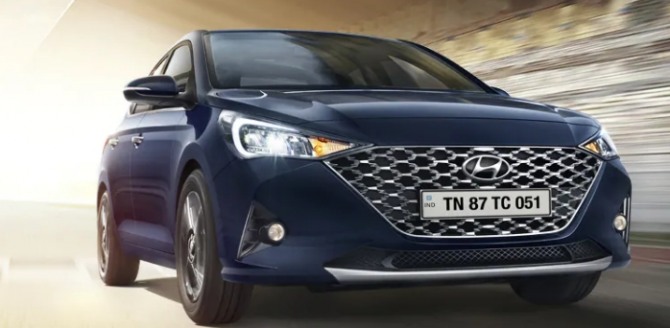 인도시장에 출시되어 있는 베르나 일반모델. 사진=현대 인디아