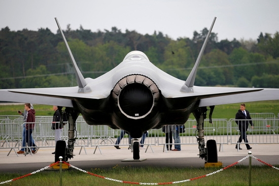 F-35 스텔스 전투기 후면 모습. 사진=로이터