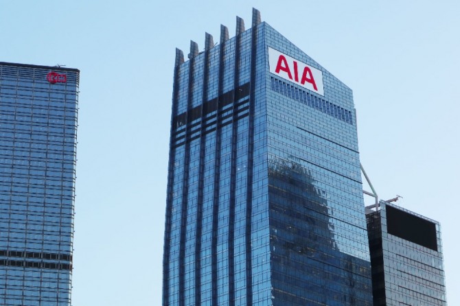 AIA는 중국 사업 확장을 위해 상하이 타워 매입 협상을 하고 있다.