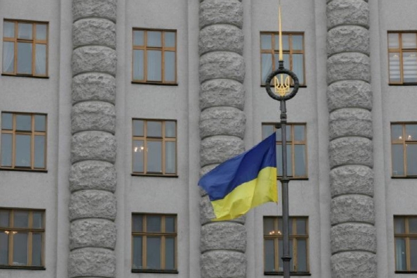 우크라이나 정부청사에 게양된 우크라이나 국가. 사진=로이터