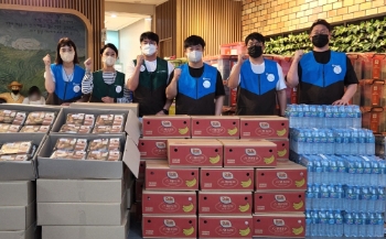 GS리테일이 집중 폭우로 피해를 입은 서초구 주민을 위해 긴급 구호물품을 지원했다. 사진=GS리테일