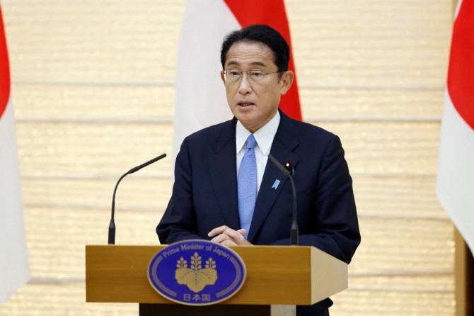 일본 기시다 총리, 인도네시아 조코위 대통령과의 정상회담 이후 기자회견 모습. 사진=로이터
