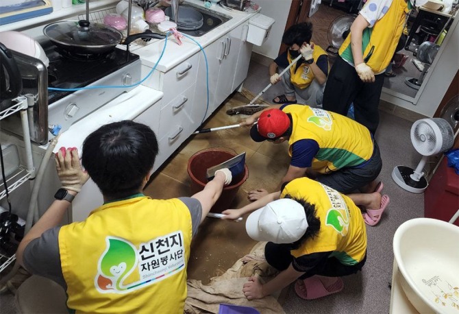 위아원 서울경기남부지역연합회, 성남시 수해피해 주택 방문하여 복구 봉사활동 진행 