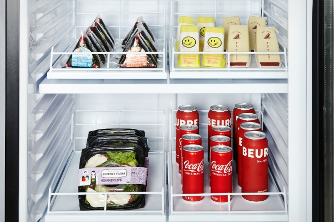 캐리어냉장 신제품 ‘AI 무인 쇼케이스 '픽앤탁' 디스플레이 예시. 사진=캐리어냉장