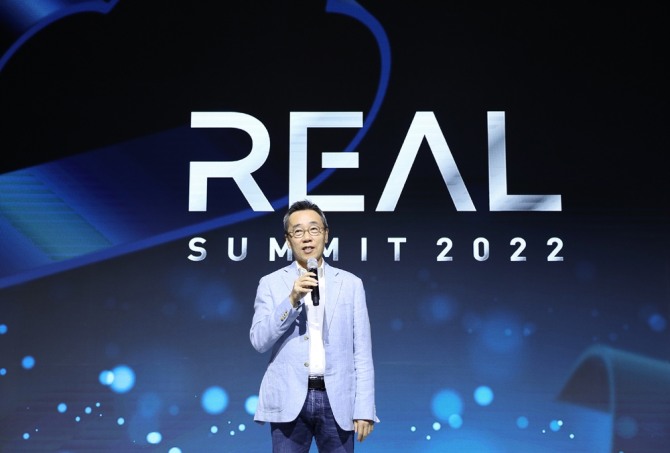 30일 서울 삼성동 그랜드 인터컨티넨탈 서울 파르나스 호텔에서 열린 'REAL Summit(리얼 서밋) 2022'에서 황성우 삼성SDS 대표이사가 환영사를 하고 있다. 사진=삼성SDS
