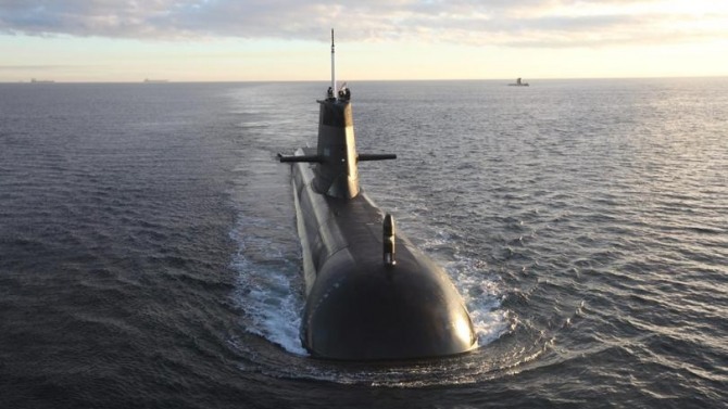 호주는 중국의 태평양 진출에 대응해 핵잠수함을 구축하고 중국과의 무역관계를 재설정하는 등 다층적 전략을 구사하고 있다.