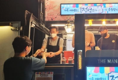 정성필 CJ프레시웨이 대표이사가 물류센터를 방문한 모습. 사진=CJ프레시웨이