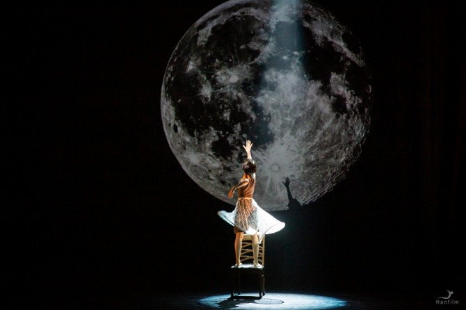 탁지현 안무의 '문 너머 moon'. 사진=ⓒHanfilm