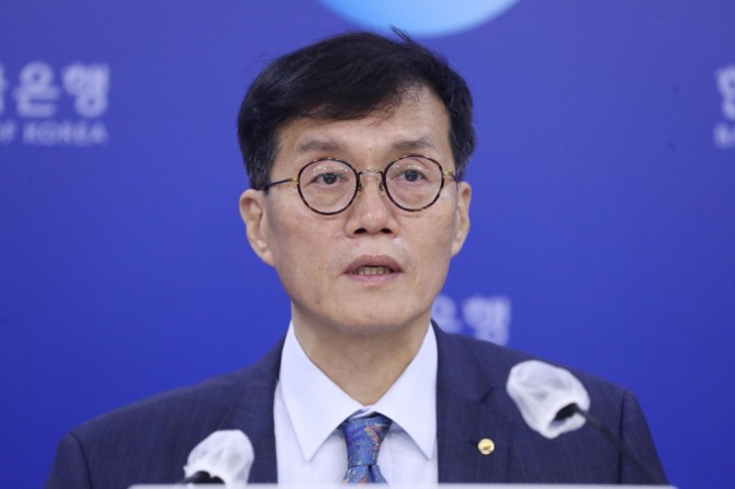 韩国银行总裁李昌镛(音)。照片=NEWSIS
