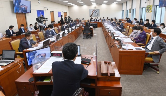 지난 20일 국회 과학기술정보방송통신위원회 전체회의 모습. 이날 과방위는 박성중 국민의힘 의원을 여당 간사로 선임하면서 후반기 국회 이후 파행을 마무리지었다. 사진=뉴시스, 공동취재사진