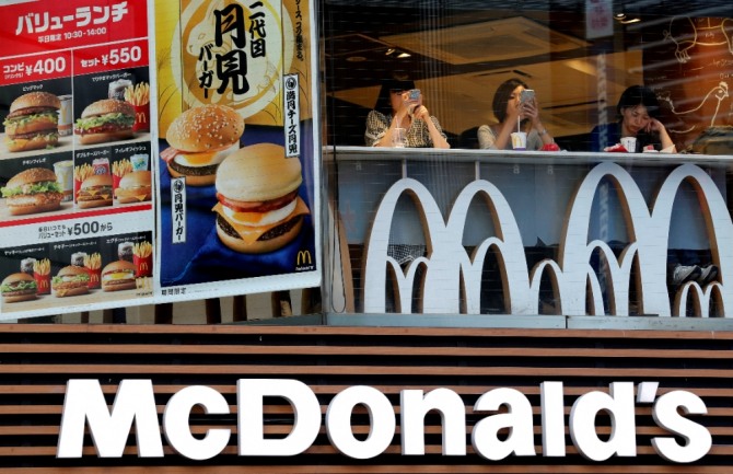 일본 맥도날드는 올해 두번째로 제품 가격을 인상할 계획이다. 사진=로이터