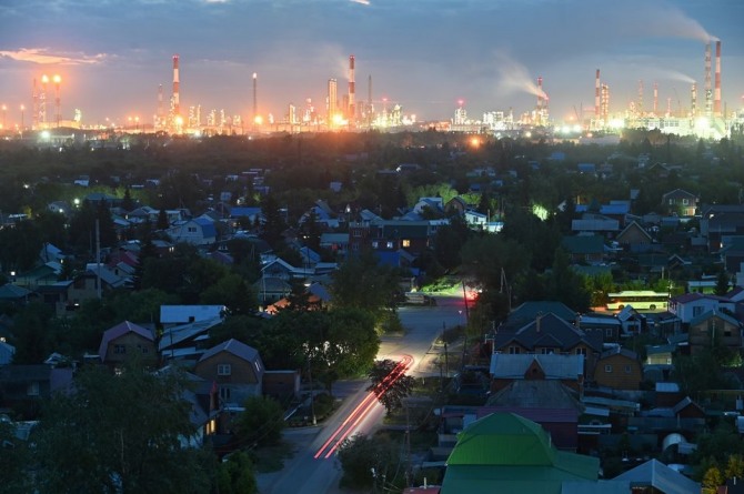 러시아 옴스크에 있는 정유소 모습. 사진=로이터