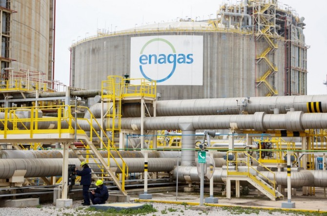 스페인 가스기업 에나가스의 LNG저장 및 배관 시설. 사진=로이터
