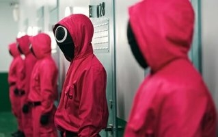황동혁 감독의 '오징어 게임'