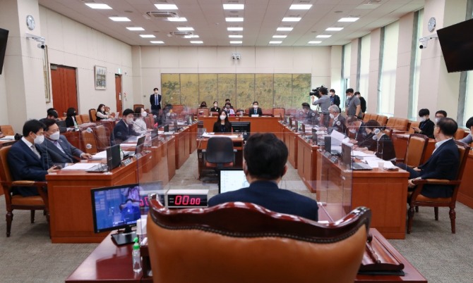 국회 문화체육관광위원회 전체회의 모습. 사진=뉴시스, 공동취재사진