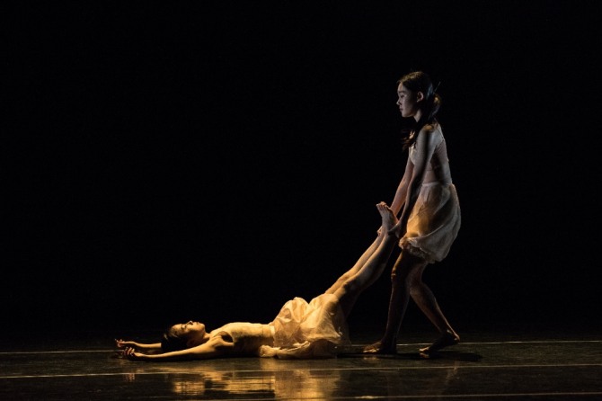 박혜리 안무의 'Never-Never Land'