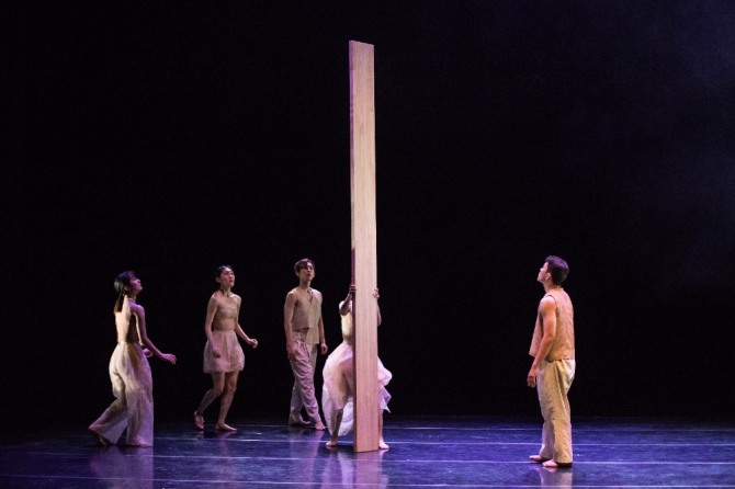 박혜리 안무의 'Never-Never Land'