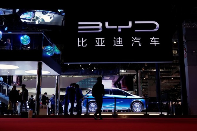 2021년 중국 상하이 자동차 쇼에 전시된 비야디(BYD) 차량. 사진=로이터