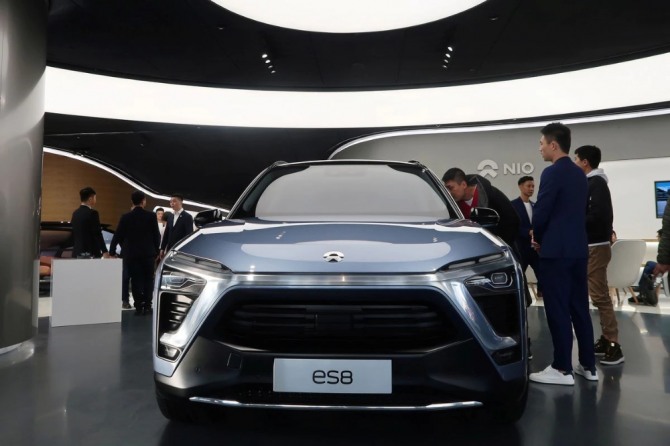니오가 베이징에 설립한 '니오 하우스(House)'에서 전기차 모델 ES8을 전시하고 있다. 사진=로이터