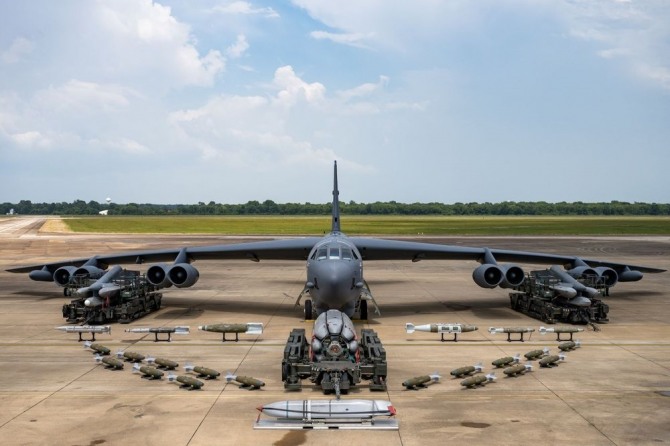 미 전략사령부 소속 B-52 전략폭격기와 무장체계. 사진=미전략사령부