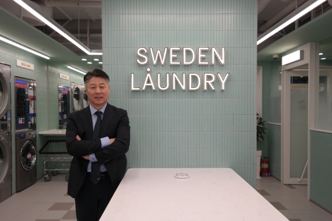 서울 종로구에 위치한 웻클리닝 세탁소 스웨덴런드리에서 만난 서경노 코리아런드리 대표. 사진=송수연 기자