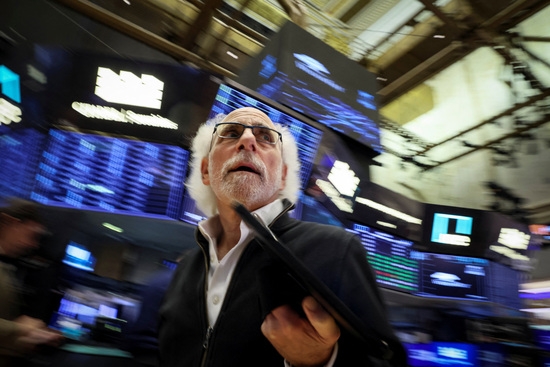 뉴욕증권거래소(NYSE) 트레이더 모습. 사진=로이터