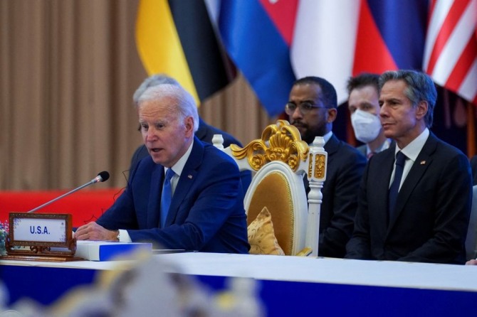 조 바이든 미국 대통령이 12일 캄보디아 프놈펜에서 열린 아세안-미국 정상회의에서 발언하고 있다. 사진=로이터